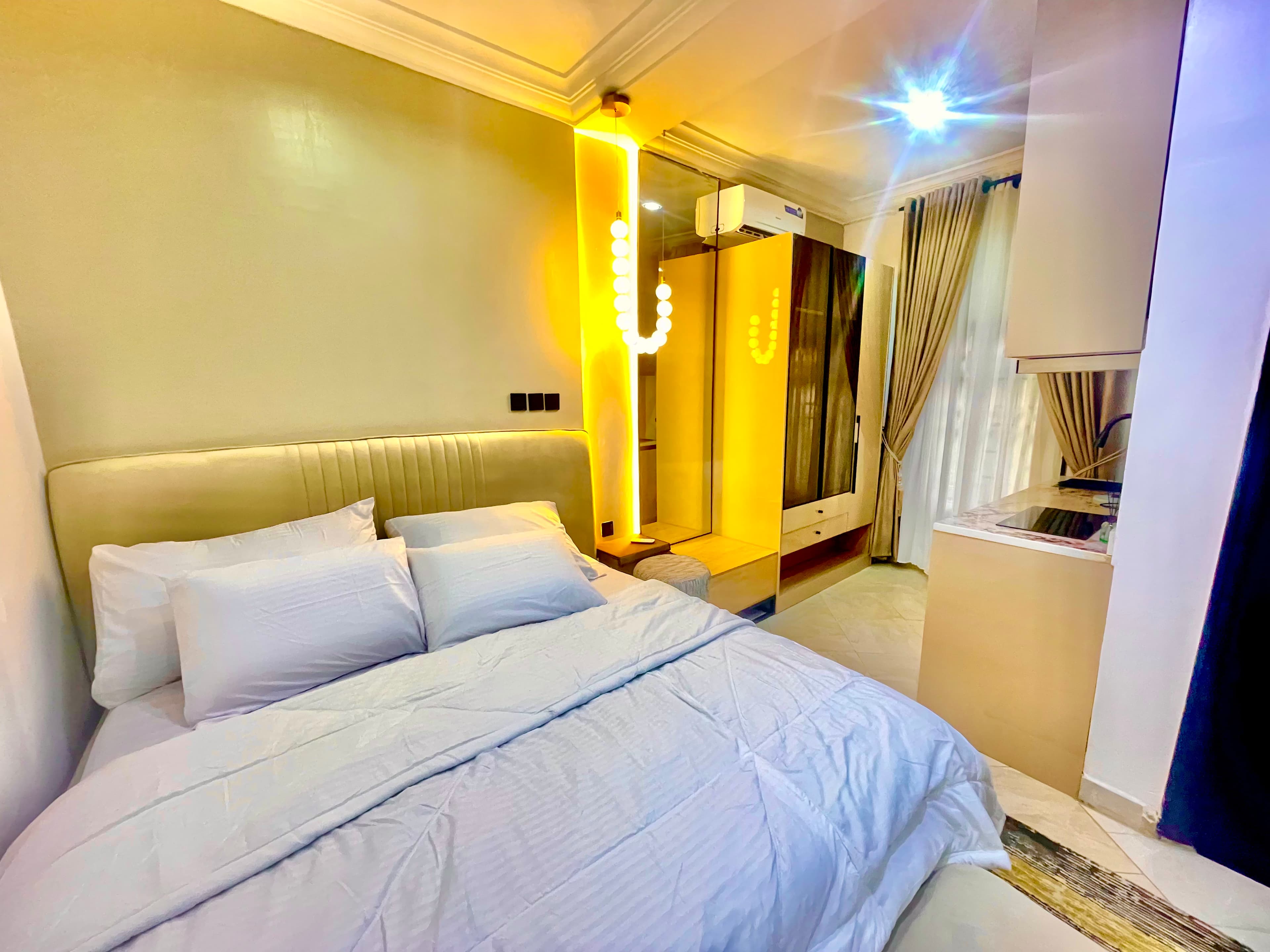 One Room and Parlour with Kitchen